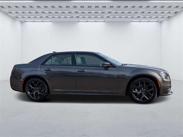 2023 Chrysler Chrysler 300 300 TOURING L RWD