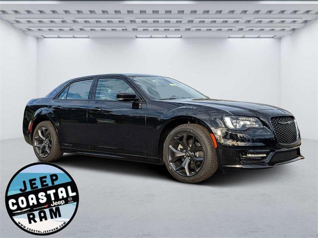 2023 Chrysler Chrysler 300 300 TOURING L RWD