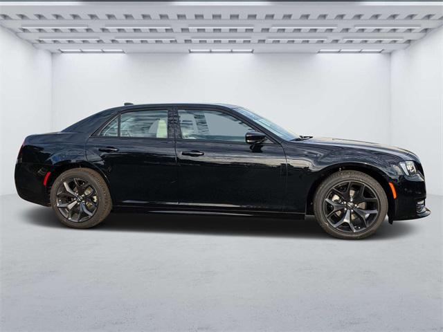 2023 Chrysler Chrysler 300 300 TOURING L RWD