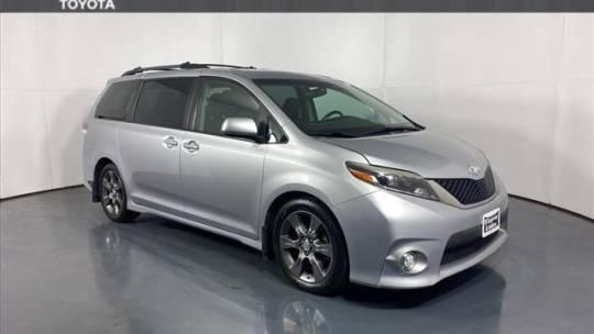 2016 Toyota Sienna SE Premium 8 Passenger for sale in Schaumburg, IL