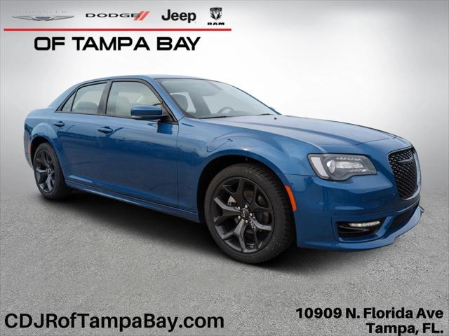 2023 Chrysler Chrysler 300 300 TOURING L RWD