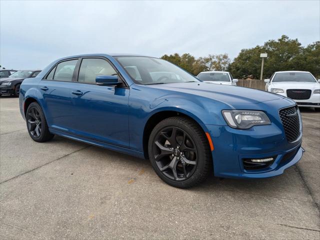 2023 Chrysler Chrysler 300 300 TOURING L RWD