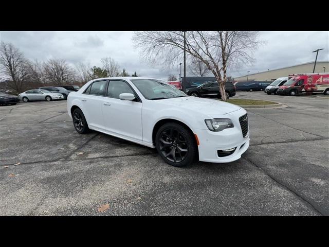 2023 Chrysler Chrysler 300 300 TOURING L RWD