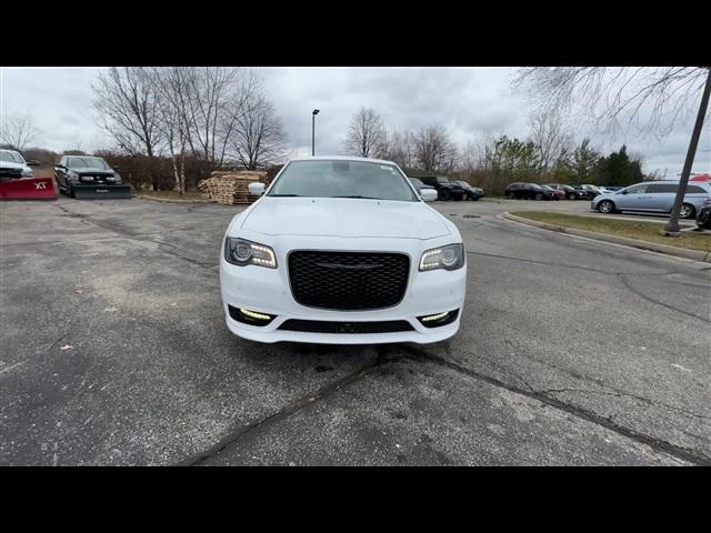 2023 Chrysler Chrysler 300 300 TOURING L RWD