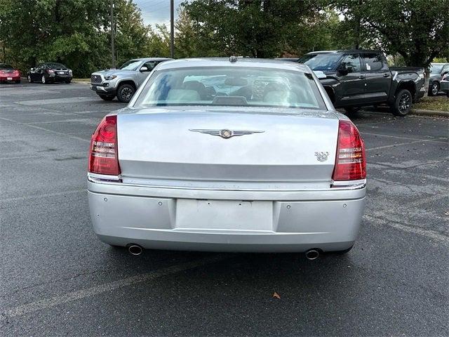 2005 Chrysler 300C Base