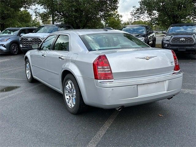 2005 Chrysler 300C Base