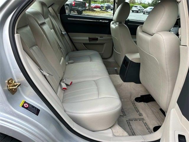 2005 Chrysler 300C Base