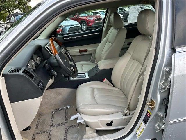 2005 Chrysler 300C Base