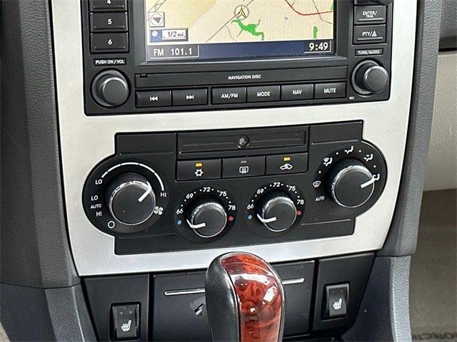 2005 Chrysler 300C Base