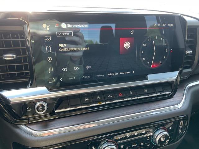2023 GMC Sierra 1500 4WD Crew Cab Short Box SLT