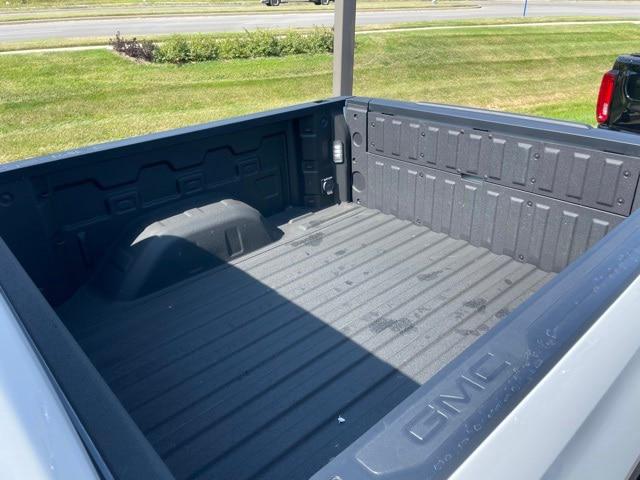 2023 GMC Sierra 1500 4WD Crew Cab Short Box SLT