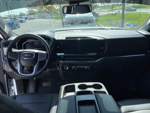 2023 GMC Sierra 1500 4WD Crew Cab Short Box SLT