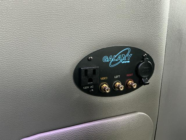 2019 Ford Transit 148 WB Medium Roof Cargo