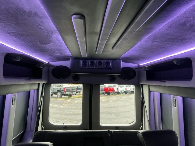 2019 Ford Transit 148 WB Medium Roof Cargo
