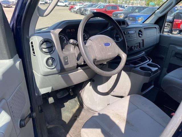 2013 Ford E-350 Super Duty Commercial