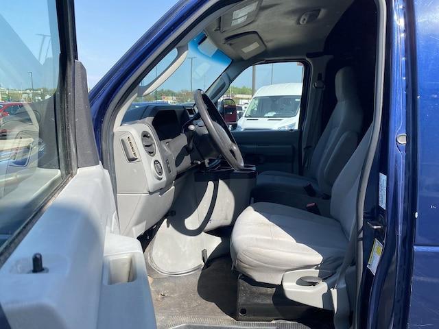 2013 Ford E-350 Super Duty Commercial