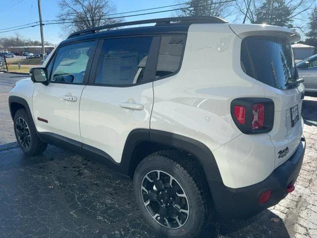 2023 Jeep Renegade RENEGADE TRAILHAWK 4X4