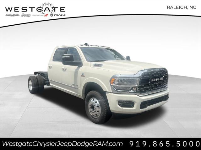 2024 RAM Ram 3500 Chassis Cab RAM 3500 LIMITED CREW CAB CHASSIS 4X4 60 CA