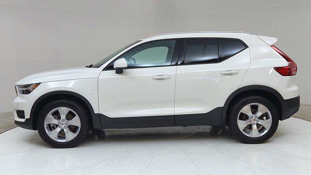 2020 Volvo XC40 T4 Momentum