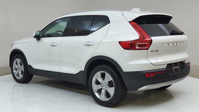 2020 Volvo XC40 T4 Momentum