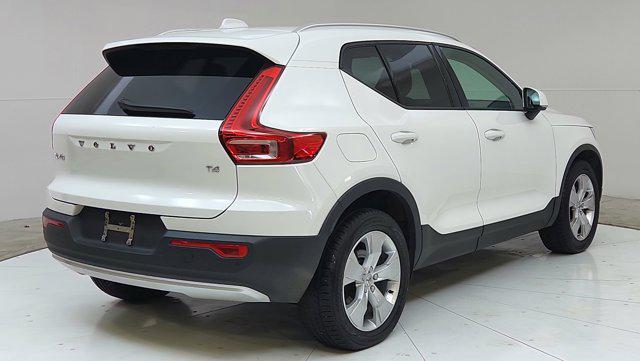 2020 Volvo XC40 T4 Momentum