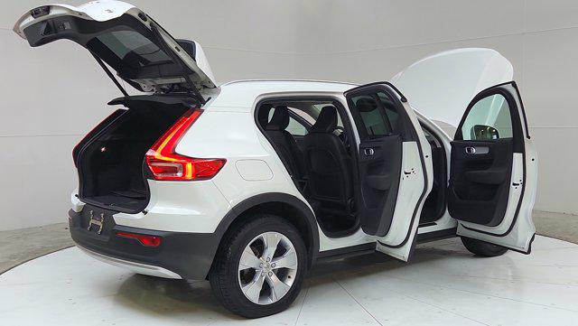 2020 Volvo XC40 T4 Momentum