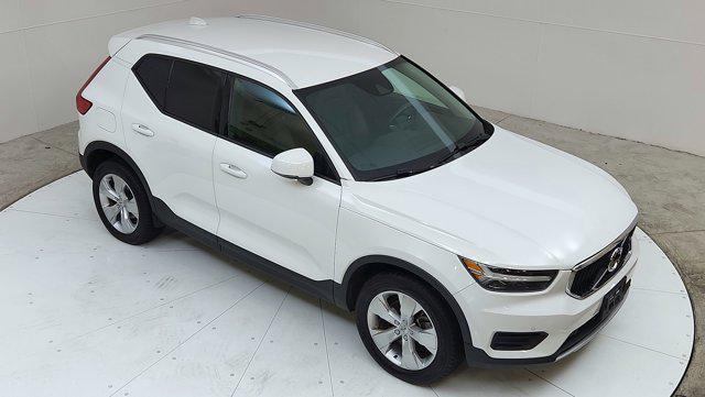 2020 Volvo XC40 T4 Momentum