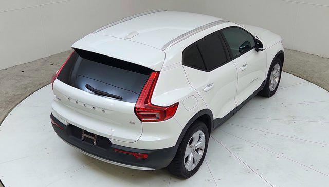 2020 Volvo XC40 T4 Momentum