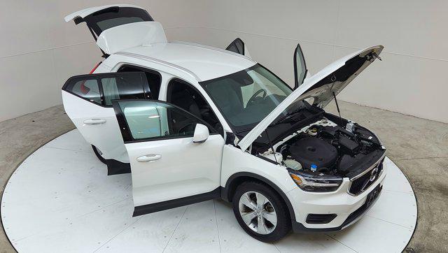 2020 Volvo XC40 T4 Momentum
