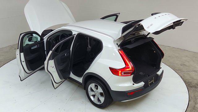 2020 Volvo XC40 T4 Momentum