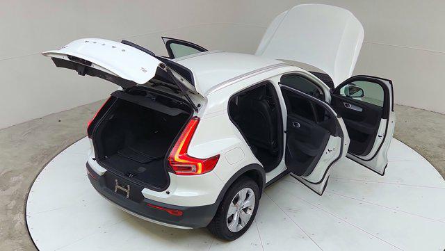 2020 Volvo XC40 T4 Momentum