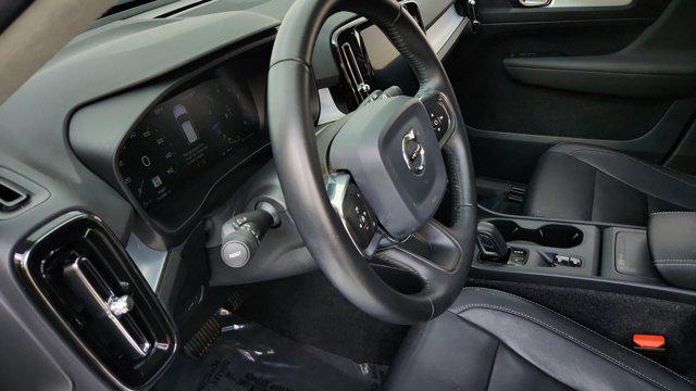 2020 Volvo XC40 T4 Momentum