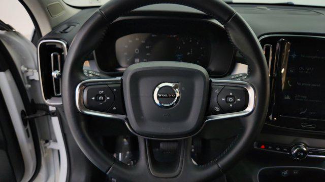 2020 Volvo XC40 T4 Momentum