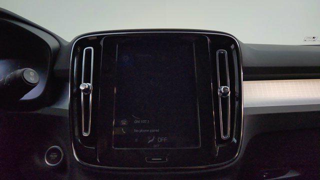 2020 Volvo XC40 T4 Momentum