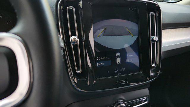 2020 Volvo XC40 T4 Momentum