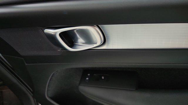 2020 Volvo XC40 T4 Momentum