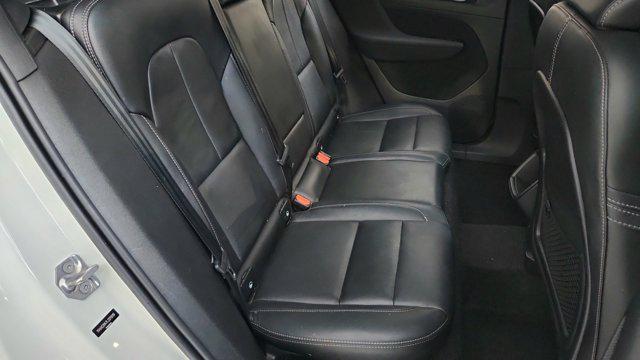 2020 Volvo XC40 T4 Momentum