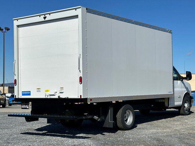 2023 GMC Savana Cutaway 4500 Van