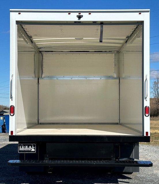 2023 GMC Savana Cutaway 4500 Van
