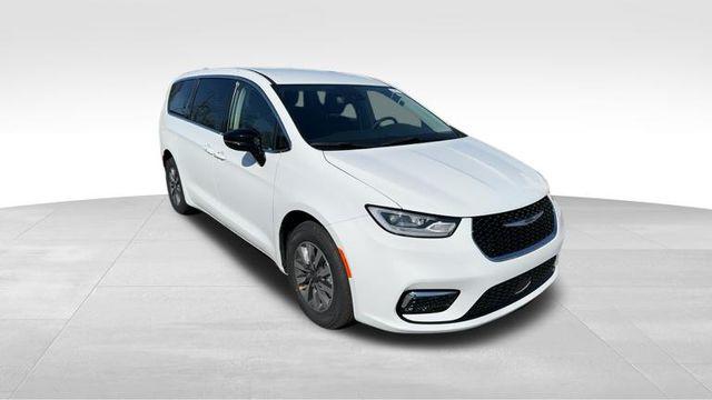 2024 Chrysler Pacifica Hybrid PACIFICA PLUG-IN HYBRID SELECT