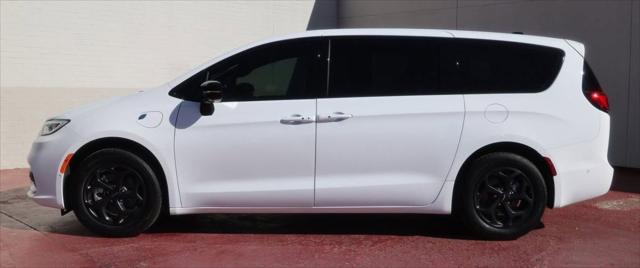 2024 Chrysler Pacifica Hybrid PACIFICA PLUG-IN HYBRID S APPEARANCE