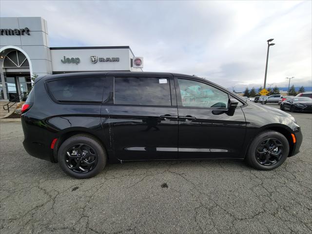 2024 Chrysler Pacifica Hybrid PACIFICA PLUG-IN HYBRID S APPEARANCE