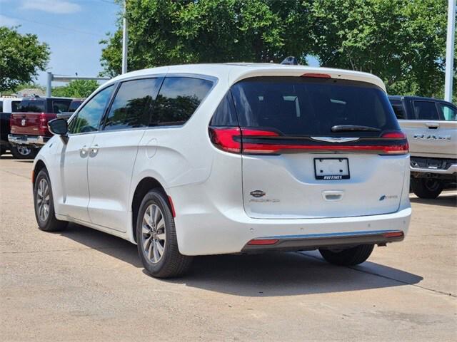 2024 Chrysler Pacifica Hybrid PACIFICA PLUG-IN HYBRID SELECT