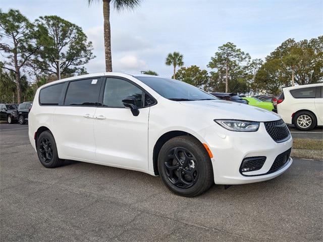 2024 Chrysler Pacifica Hybrid PACIFICA PLUG-IN HYBRID S APPEARANCE