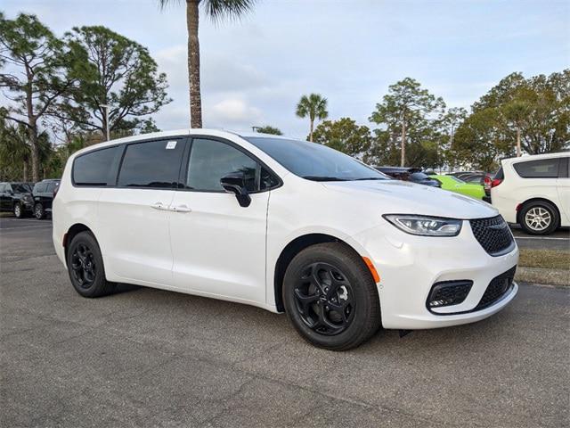 2024 Chrysler Pacifica Hybrid PACIFICA PLUG-IN HYBRID S APPEARANCE