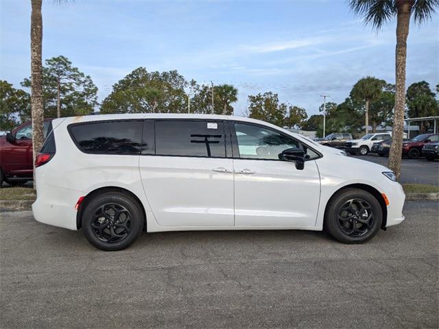 2024 Chrysler Pacifica Hybrid PACIFICA PLUG-IN HYBRID S APPEARANCE