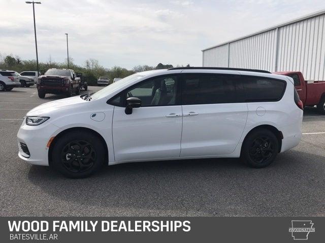 2024 Chrysler Pacifica Hybrid PACIFICA PLUG-IN HYBRID PREMIUM S APPEARANCE