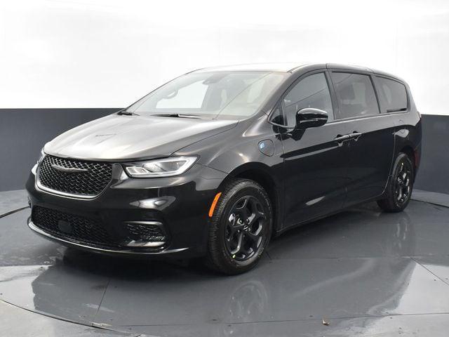 2024 Chrysler Pacifica Hybrid PACIFICA PLUG-IN HYBRID S APPEARANCE