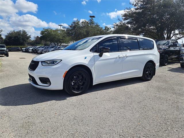 2024 Chrysler Pacifica Hybrid PACIFICA PLUG-IN HYBRID S APPEARANCE