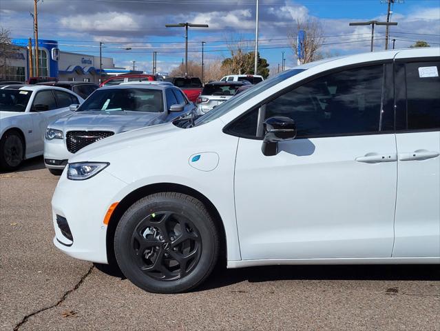 2024 Chrysler Pacifica Hybrid PACIFICA PLUG-IN HYBRID S APPEARANCE